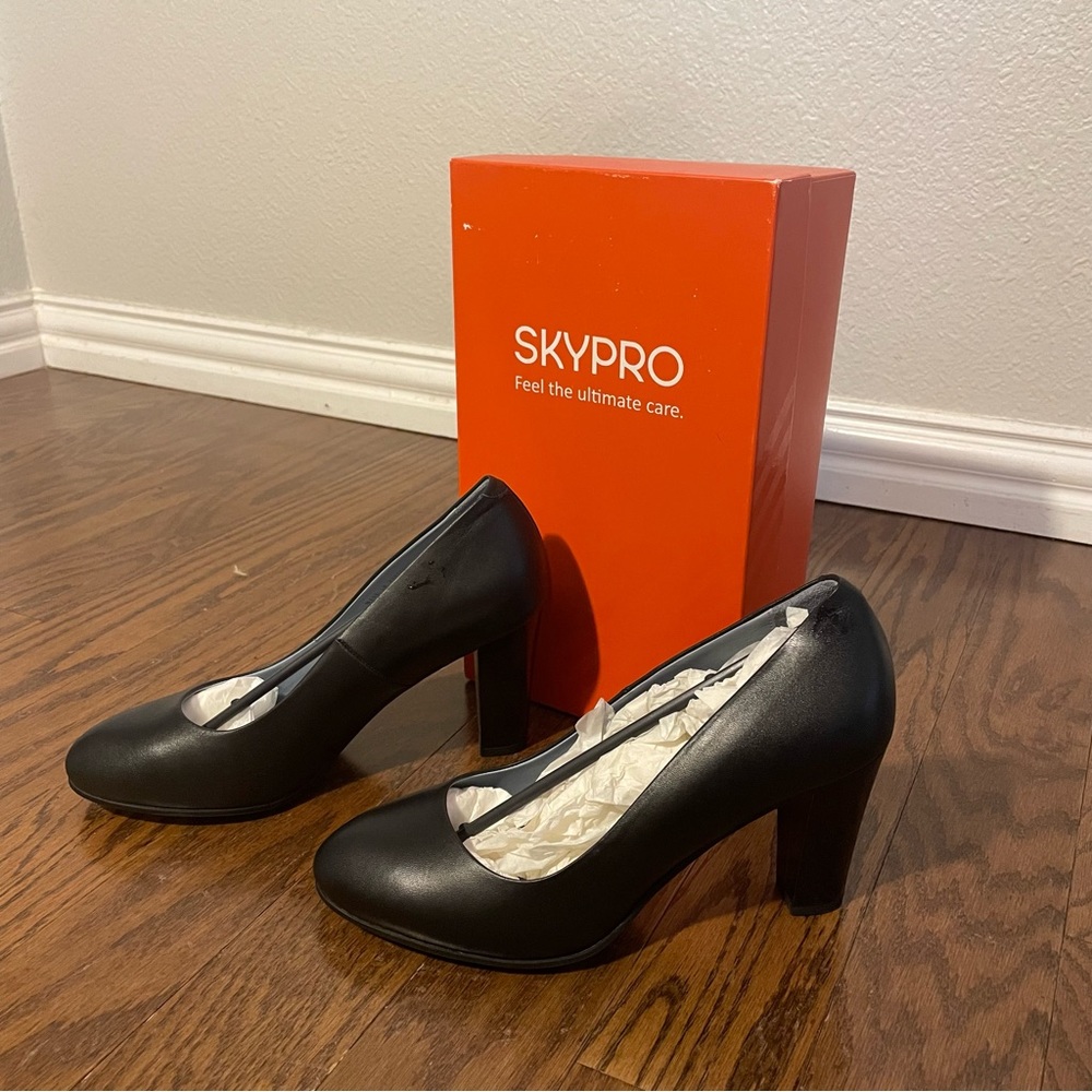 NEW IN BOX! SKYPRO HEELS 👠